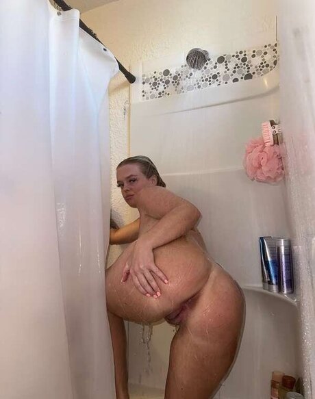 Taylor Richardson actress img