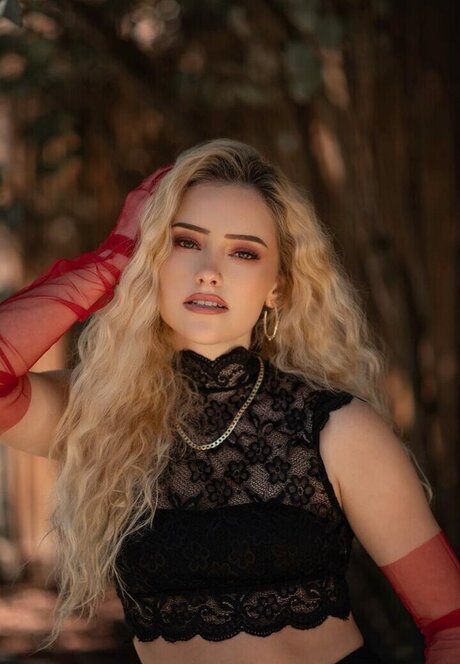 Megan Elizabeth beautiful star picture