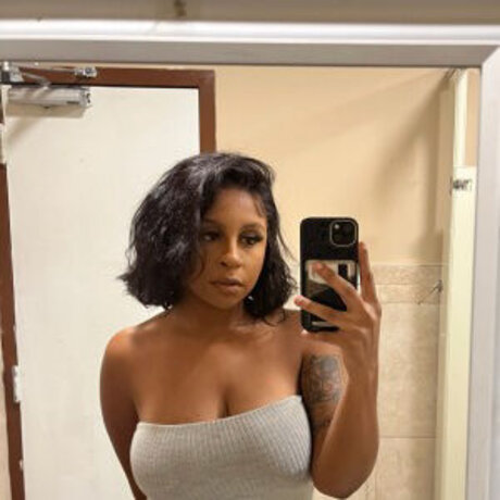 Juicy Couture naked actress picture