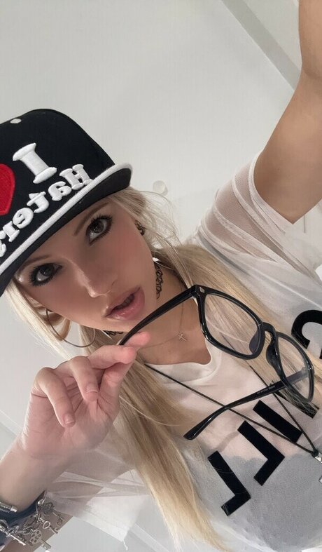 BestBlondiiecb art pornstar image