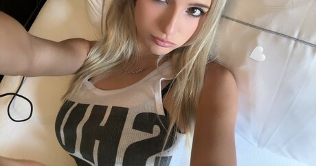BestBlondiiecb pornstar pretty pics