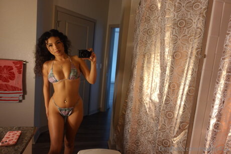 Maddy42x pornstar nude image