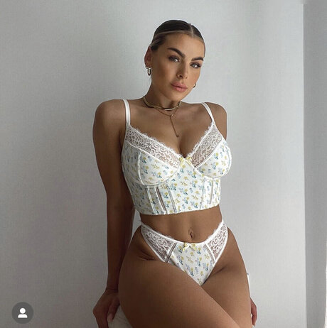 shemale handjob onlyfans hot sexy photo