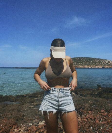 thick latina milf onlyfans sexy naked photo