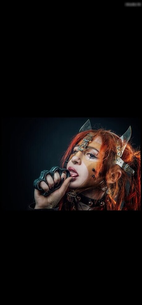 Mary Deweirdo top actress pics