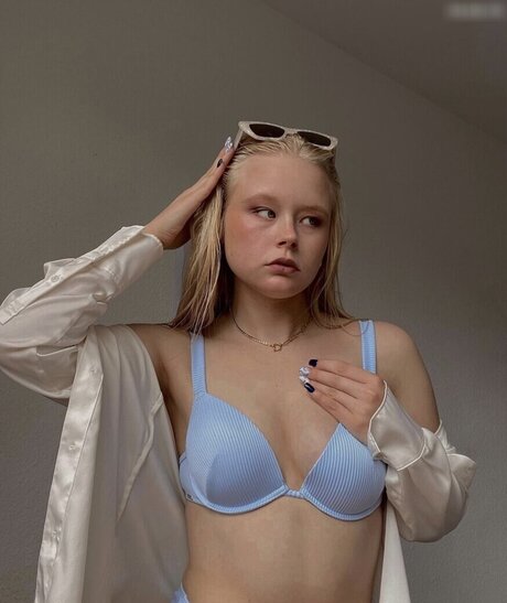 milf strip onlyfans sexy nude galleries