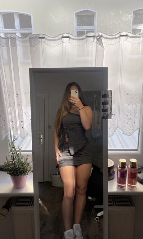 aileen slf nude actress img