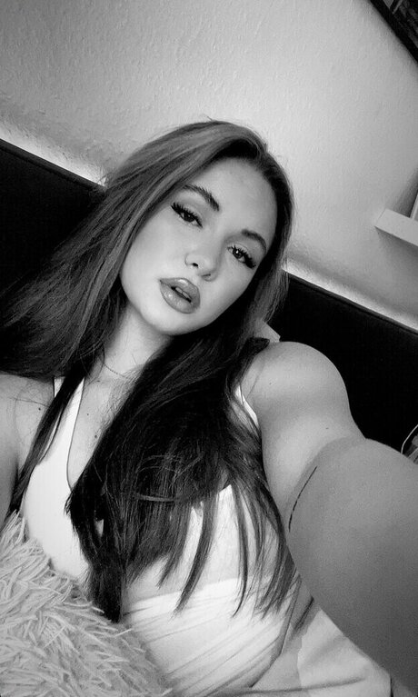 trimmed onlyfans pretty img