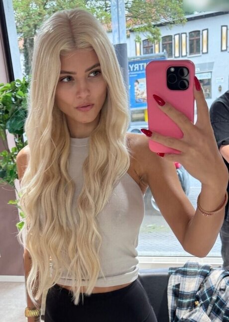 Milica Denise Umicevic top actress pic