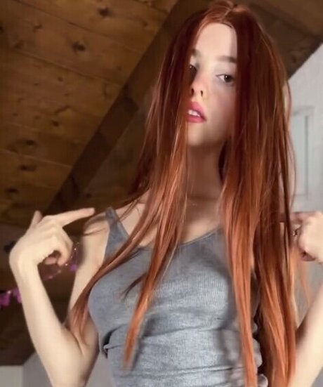 Red Fox Evelyn star pornographic images