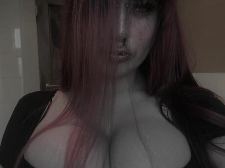 Livdracula star sexy photos