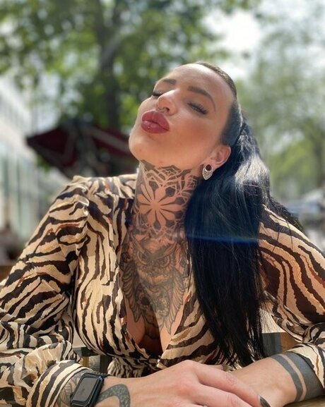 inkedbiitch sexy model galleries