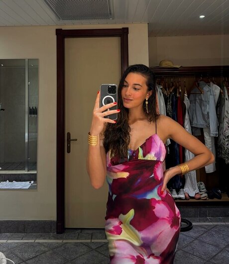 hairy legs onlyfans hot xxx pic