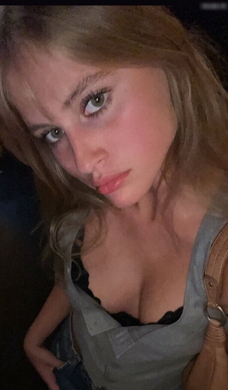 Zoe Kaeppele naked pornstar archive