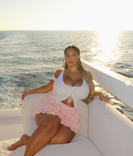 blonde secretary onlyfans sex photos