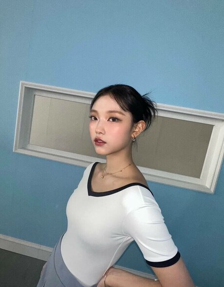 shemale cumshot onlyfans art naked galleries