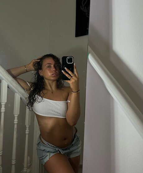 Olivia Alex star gallery