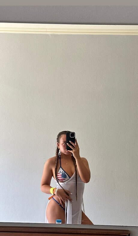 Olivia Alex nice actress pictures