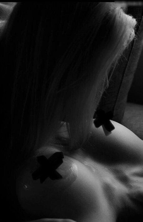 Kivasti pornstar adult photo