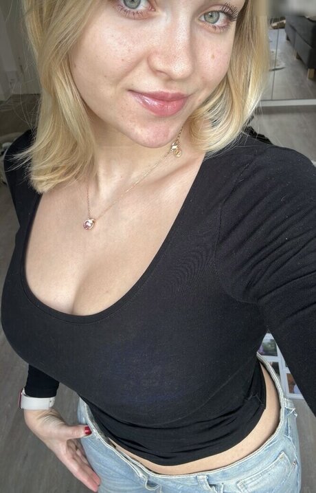 v d s olivia model nude picture