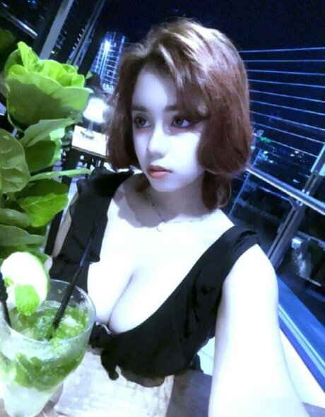 ElyanaSparks exclusive actress galleries