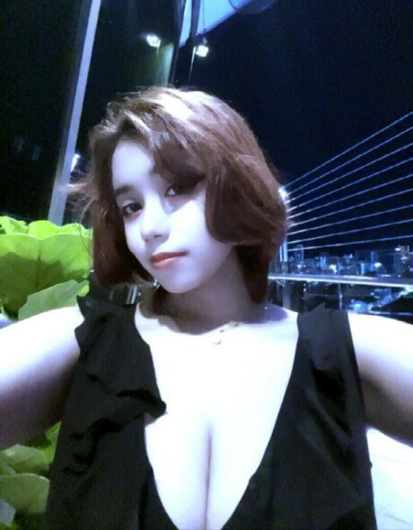 famous nude onlyfans hot naked photo