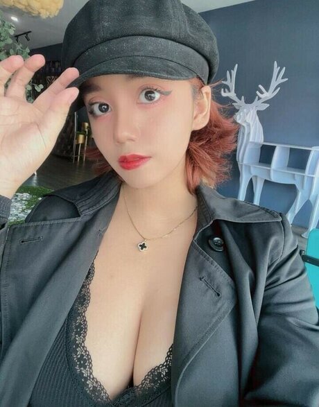 ElyanaSparks model hd picture