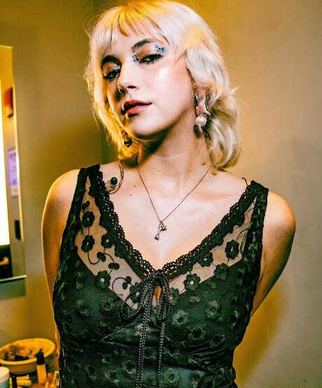 Girlpuppy nudes star archive