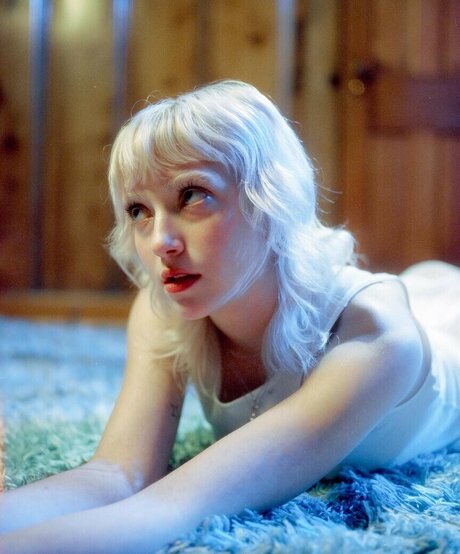 Girlpuppy model top pictures