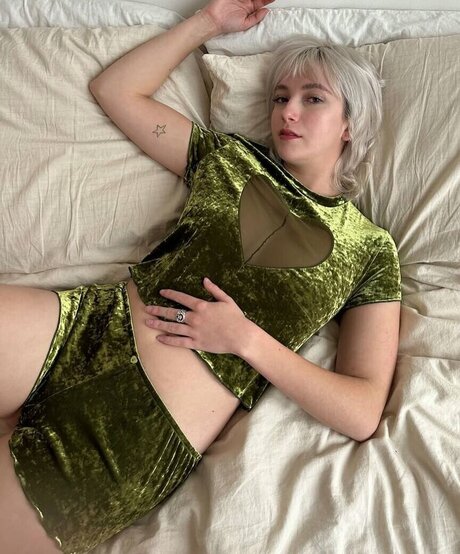 Girlpuppy star hot photos