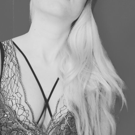 Lady Luxury erotic model photos