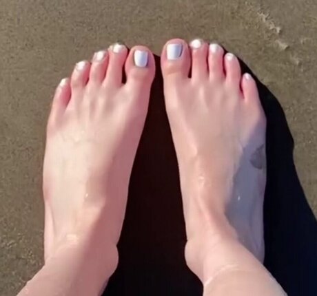 charlize perfect model picture