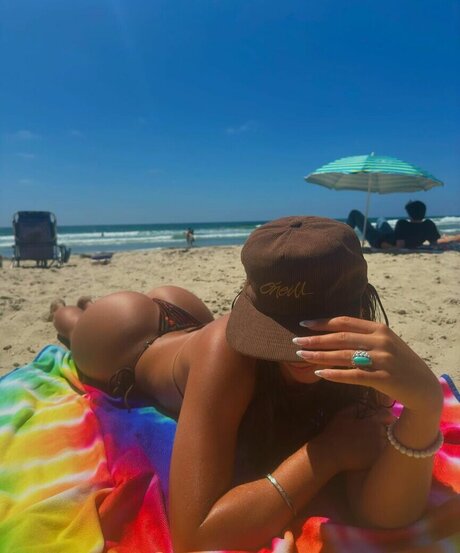 girl on girl onlyfans beautiful nude pic