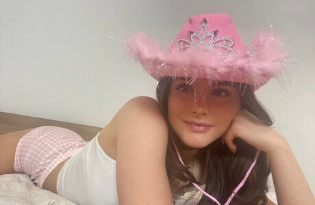 mirror onlyfans beautiful pics