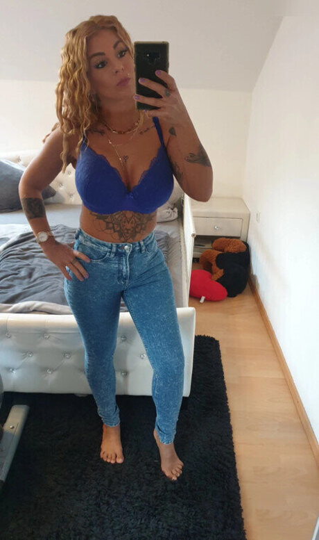 busty mom onlyfans nude img