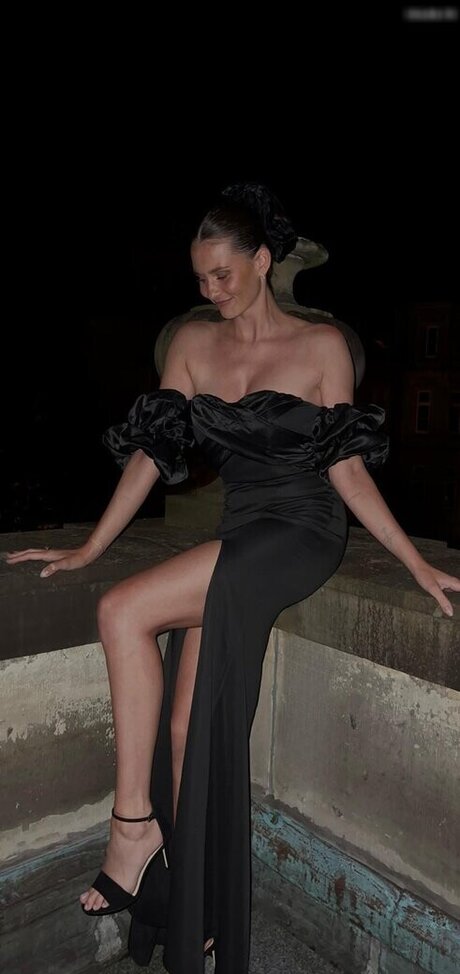 hostess onlyfans adult pictures