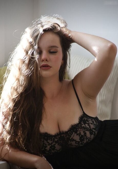 curvy lingerie onlyfans naked pic