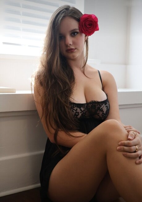 Isabella 110022 adult model pic