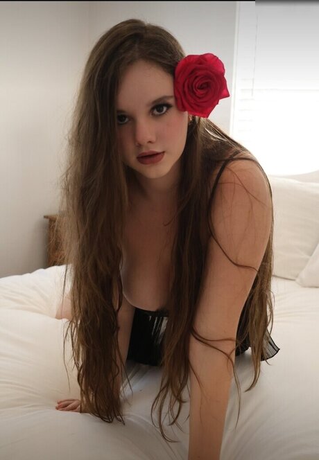 Isabella 110022 sexy model img