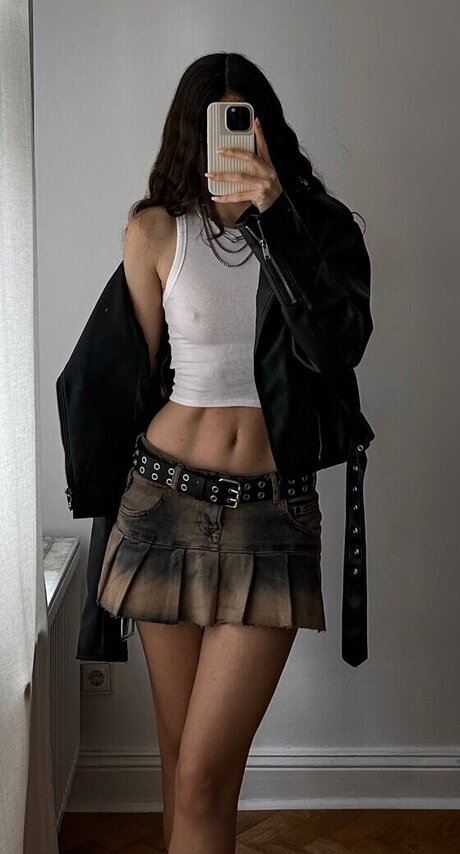 Kathiischr model exclusive pictures