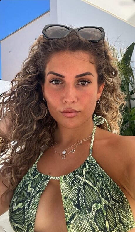 Sarah anca star exclusive picture