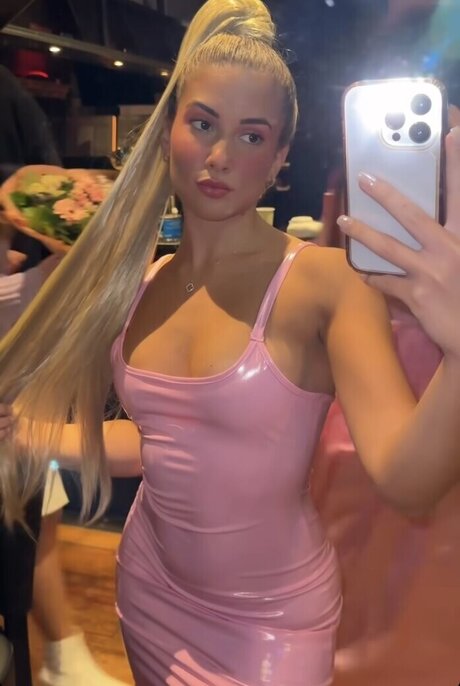 Sarah anca model hot picture