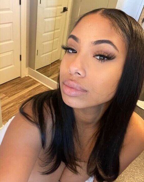 curvy shemale onlyfans art porn image