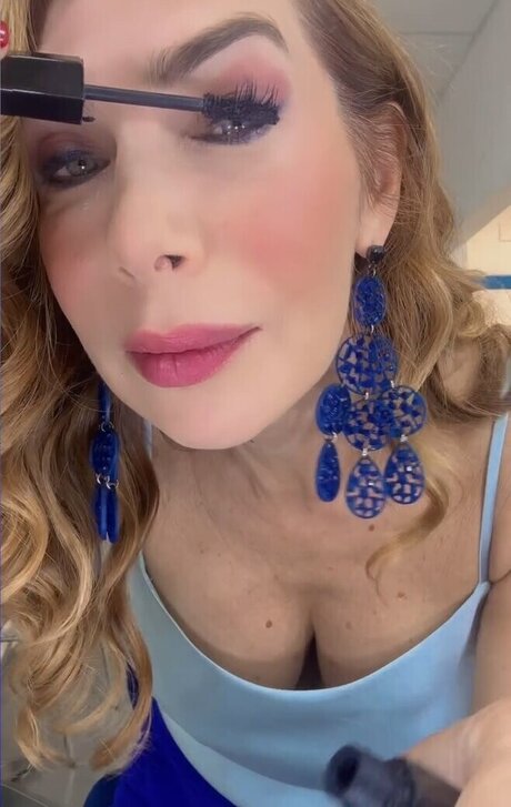 Veronica Maya hot actress pictures