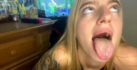 Skyiswoke star hot photos