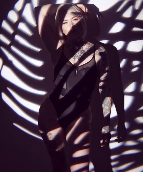 Typischblonnd sexy model archive