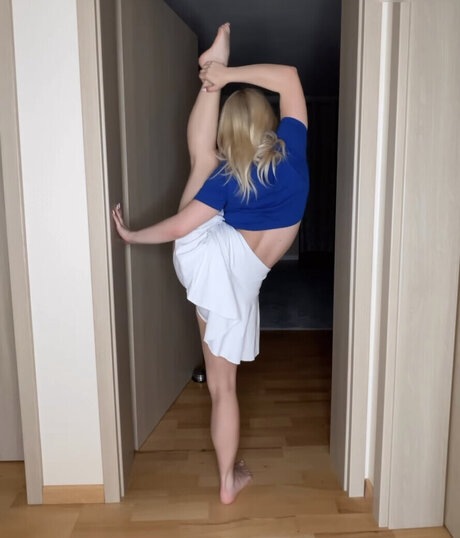 blonde shemale onlyfans sex pic