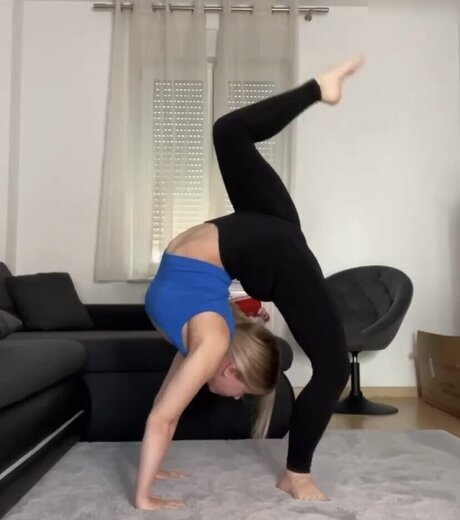 asian maid onlyfans nice picture