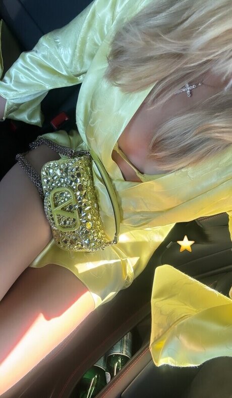 shemale handjob onlyfans top gallery