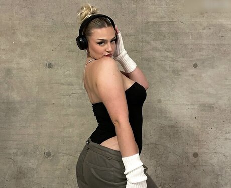 Michelle Knaub hot pornstar gallery